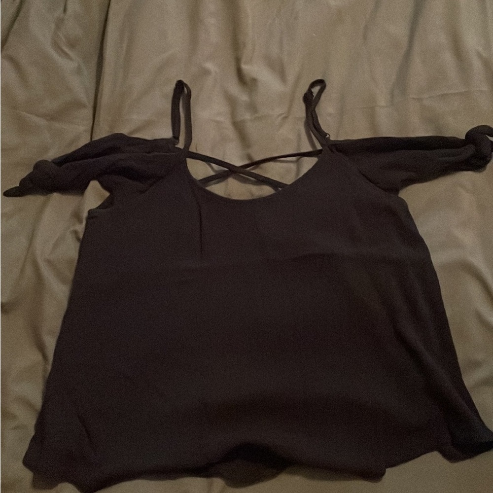 Ambiance knotted off the shoulder sleeve crop